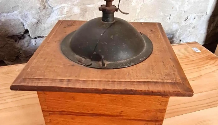 Molinillo de café antiguo