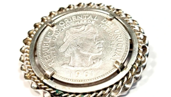 Moneda Del Gaucho 1961 En Plata Engarzad 1 - 17-06-2021