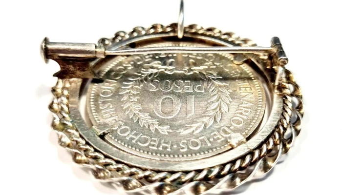 Moneda Del Gaucho 1961 En Plata Engarzad 2 - 17-06-2021