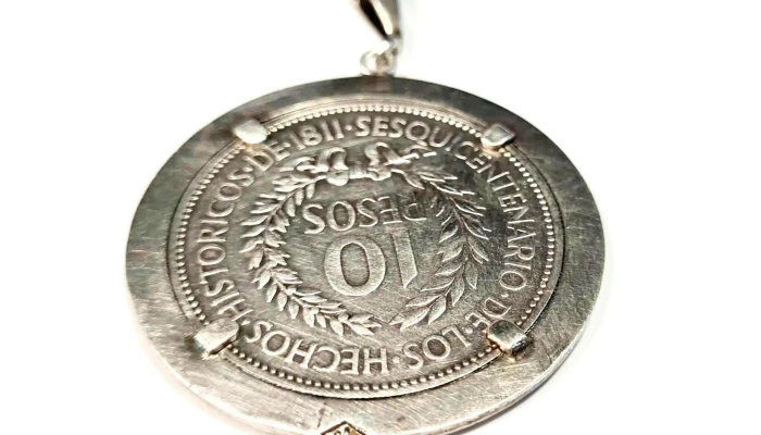 Moneda Del Gaucho 1961 En Plata Engarzad 3 - 17-06-2021