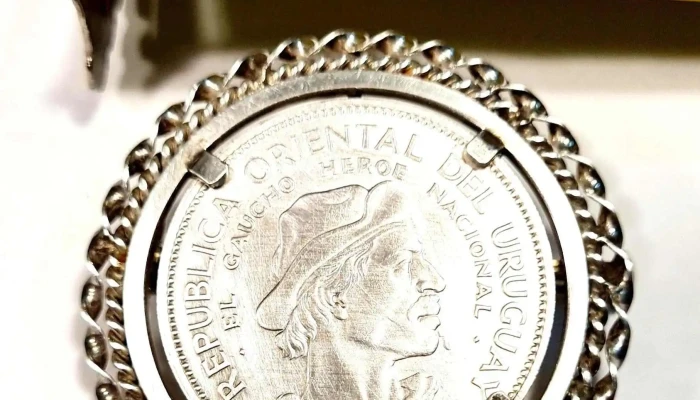 Moneda Del Gaucho 1961 En Plata Engarzad 3 - 17-06-2021
