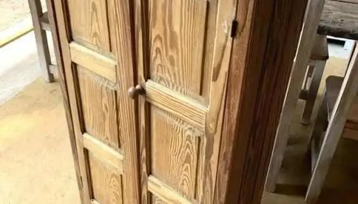 Mueble Auxiliar De 2 Puertas En Pinotea 0,66 X 0,25 X 1,15 Alto