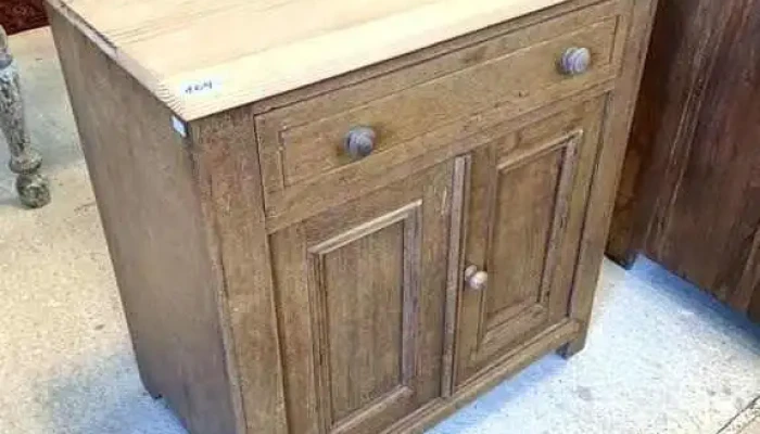 Mueble Auxiliar En Roble 2p 1 Cajon 0,70 X 0,43 X 0,74 Alto