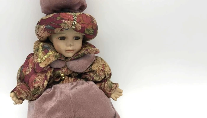 Muñeca Tela Y Porcelana