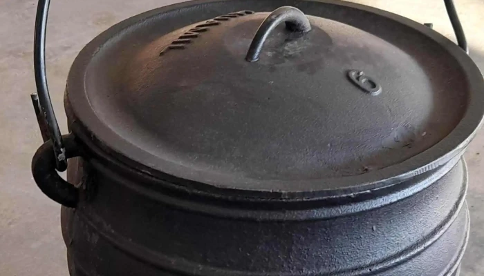 Olla de fundición con 3 patas