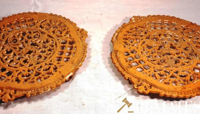 Par de platos apoya fuentes en hierro fundido