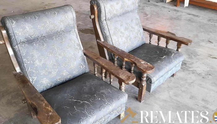 par de sillones individuales estructura de madera y tapizados (se vende el lote)
