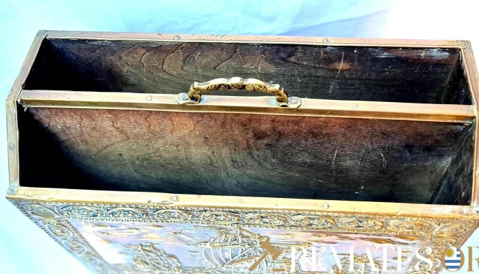 Precioso Revistero En Madera Revestido E 2 - 17-06-2021