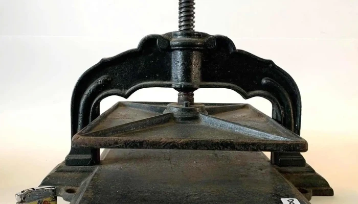 Prensa De Tornillo  Librera