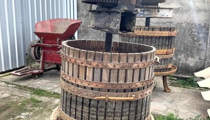 Prensa Para Vino Con Motor Canasto  De 1,05 Diam