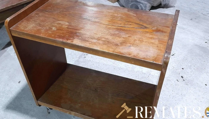 rack de Tv marron  con estante