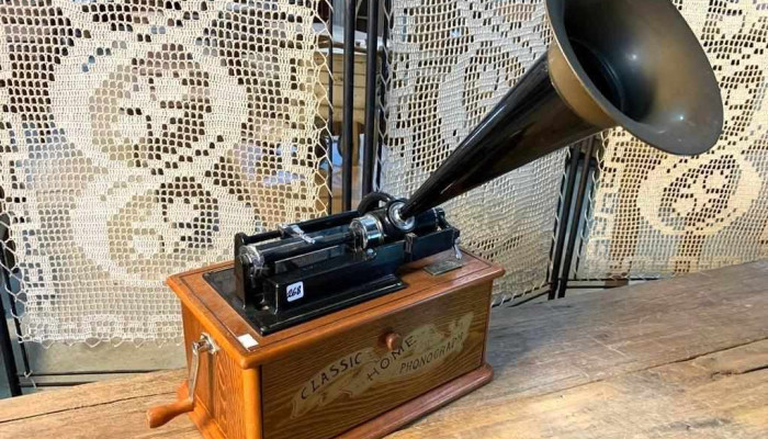 Radio Replica Fonógrafo Electrica con Casetero de Cintas