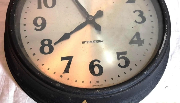 Reloj Antiguo De Estacion Ferrocarril In 3 - 17-06-2021