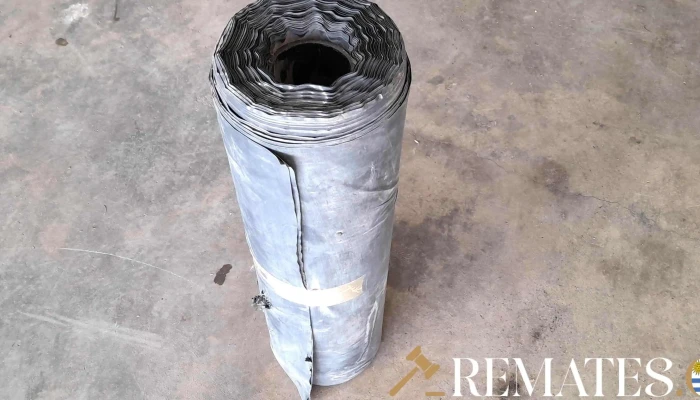 rollo de nylon negro 50 mt aproximadamente 1,20 de ancho
