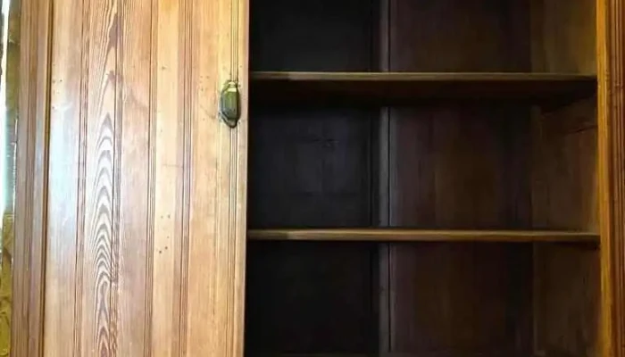 Ropero de pinotea