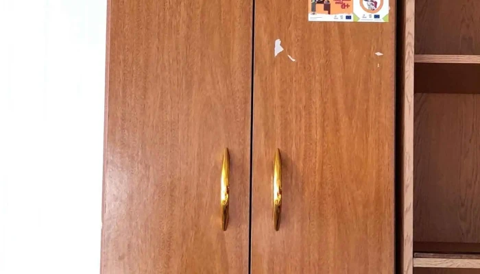 ropero en Mdf 2 puertas 2 cajones marron claro