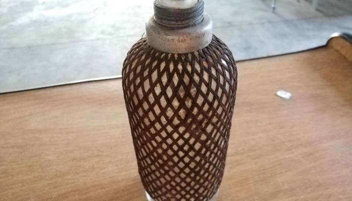 sifon de vidrio forrado en alambre sin pico