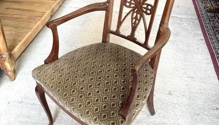 Silla  Con Reposabrazos Tapizada