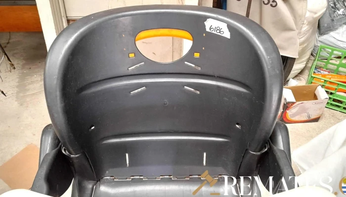 Silla De Plastico Para Darle De Comer Al 3 - 17-06-2021