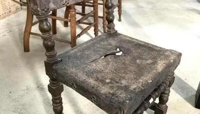 Silla Matera Tapizada En Suela Con Averia
