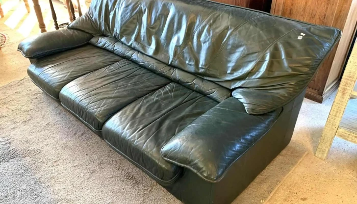 Sillon De 3 Cuerpos En Cuero Verde 2m X 1 - 06-12-2020