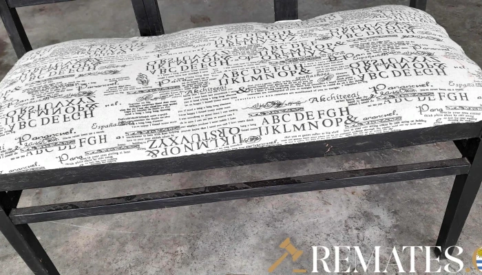 Sillon En Madera Negra Tapizado Asiento 3 - 17-06-2021