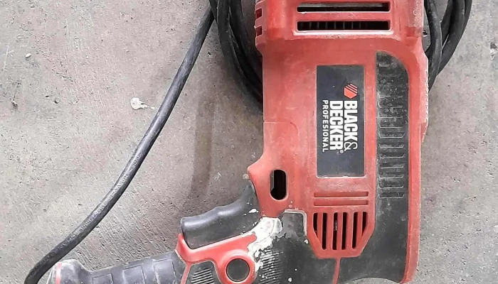 taladro rojo Black and Decker