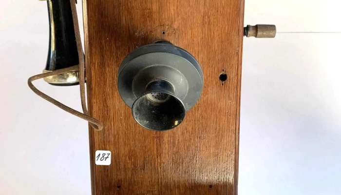 Telefono De Pared A Manivela Mueble Mach 2 - 06-12-2020