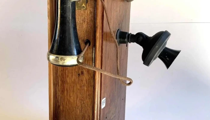 Telefono De Pared A Manivela Mueble Mach 3 - 06-12-2020