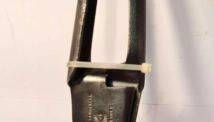 Tijera de tuzar marca Sol