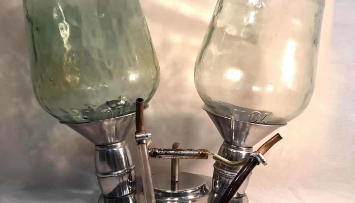 Vinera acero inoxidable con dos damajuanas de 10 lts