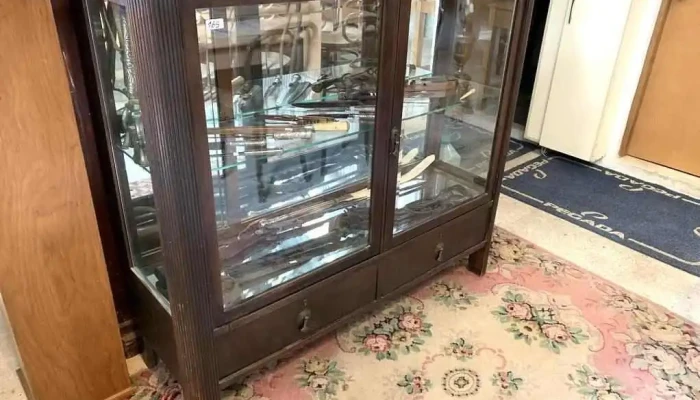 Vitrina 2 Puertas Y 2 Cajones Art Deco En Roble 1,34 X 0,40 X 1,23 Alto